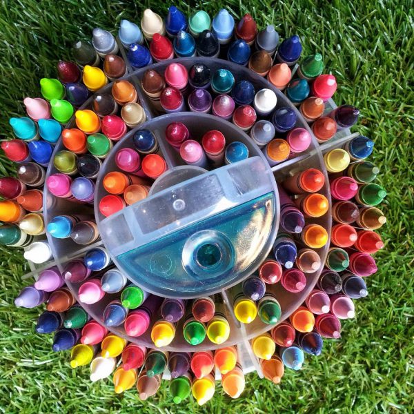 crayon-215873_1280