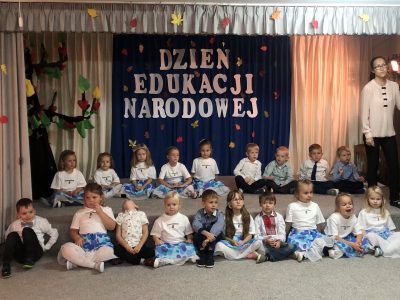 Dzień Edukacji Narodowej, z tej okazji dzieci z gr. „Myszka Miki” przygotowały uroczystą akademię ❤️ Dziękujemy 🥰